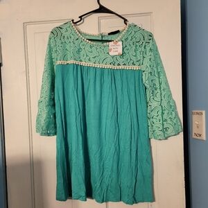 Medium Heimish 3/4 sleeve top